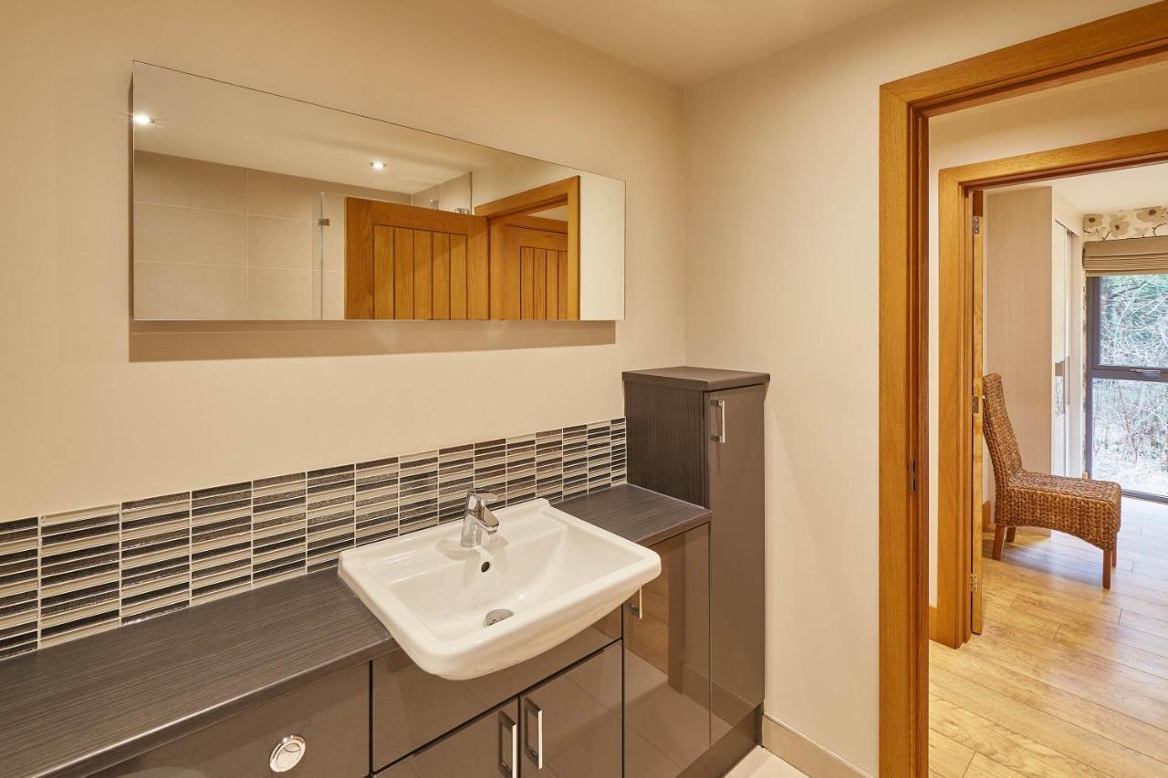 Host & Stay - Simon Howe Lodge Whitby Buitenkant foto